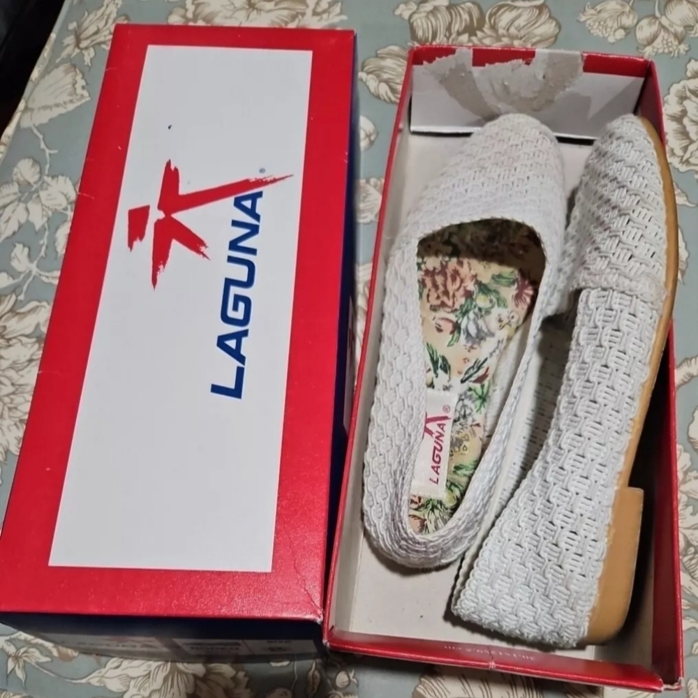 Vtg  90's LAguna Shoes Size 8 In Box